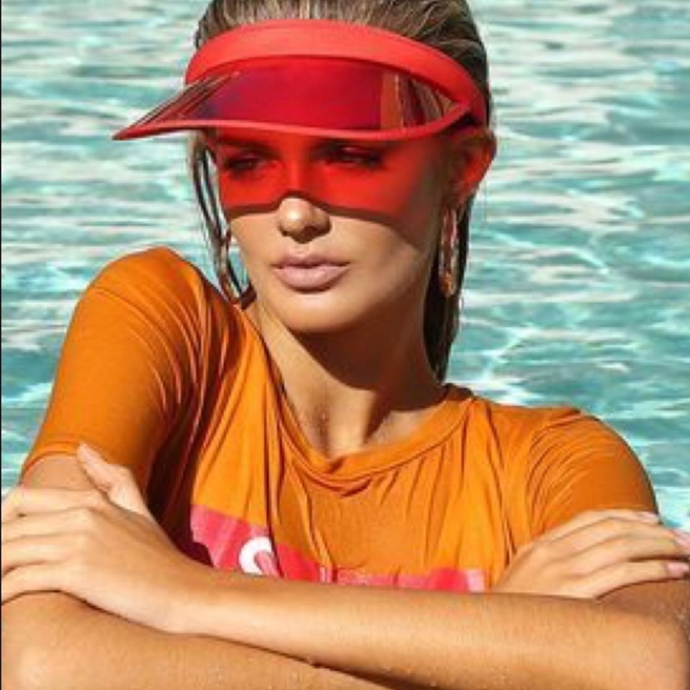 Transparent visor
